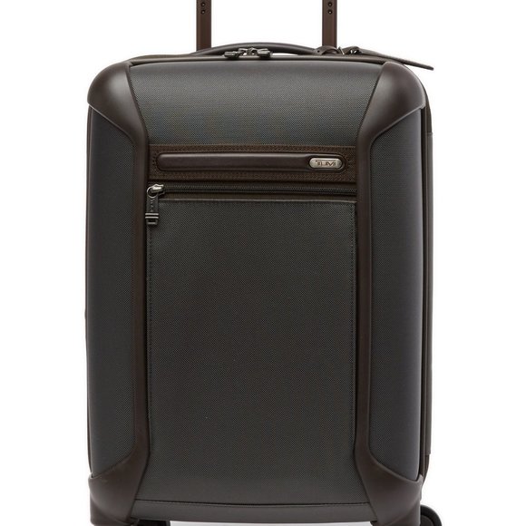 tumi international carry on size